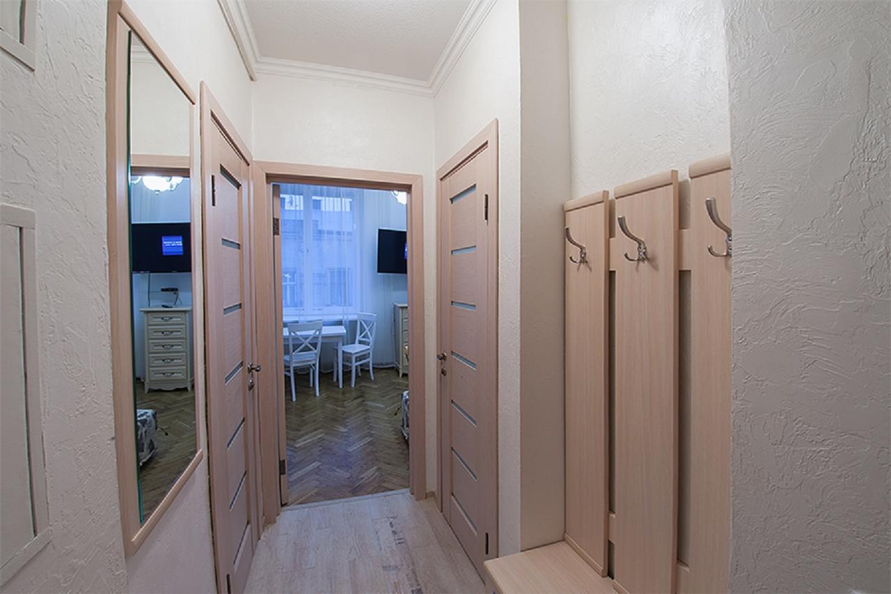 Doroshanka Central Lviv: Opera House Proximity with Private Parking Exterior photo
